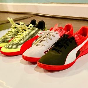 Mens pumas soccer shoes size 9.5 both pair included